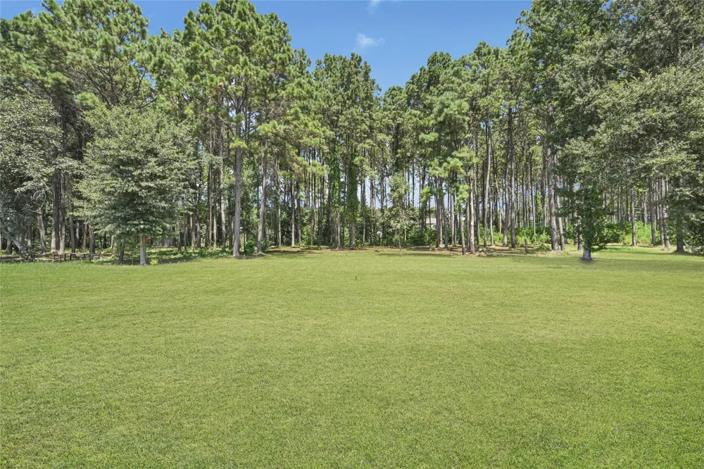 1301 Road 66112 Dayton, TX 77535