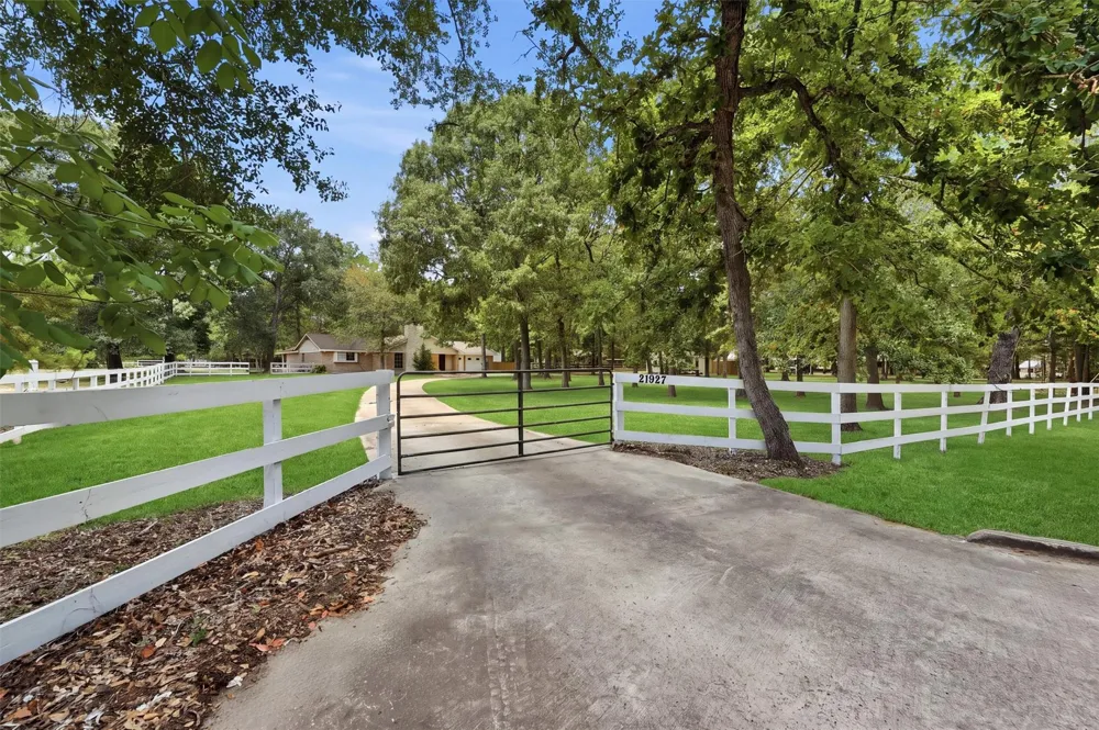 21927 Allyson Road Magnolia, TX 77354