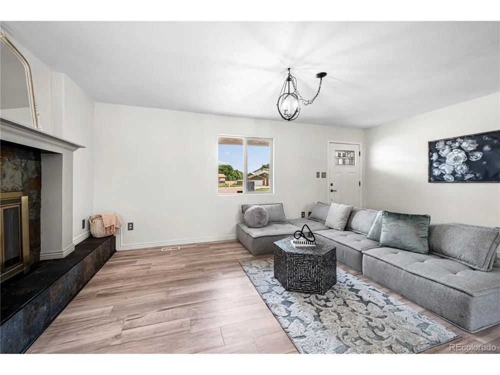 911 Candytuft Pueblo, CO 81001