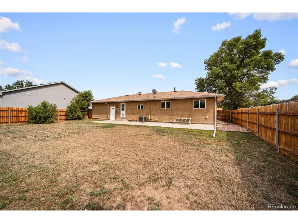 911 Candytuft Pueblo, CO 81001