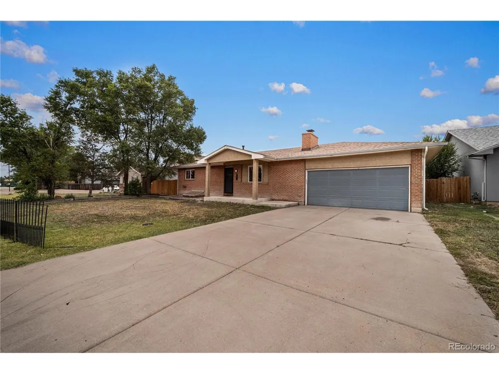 911 Candytuft Pueblo, CO 81001
