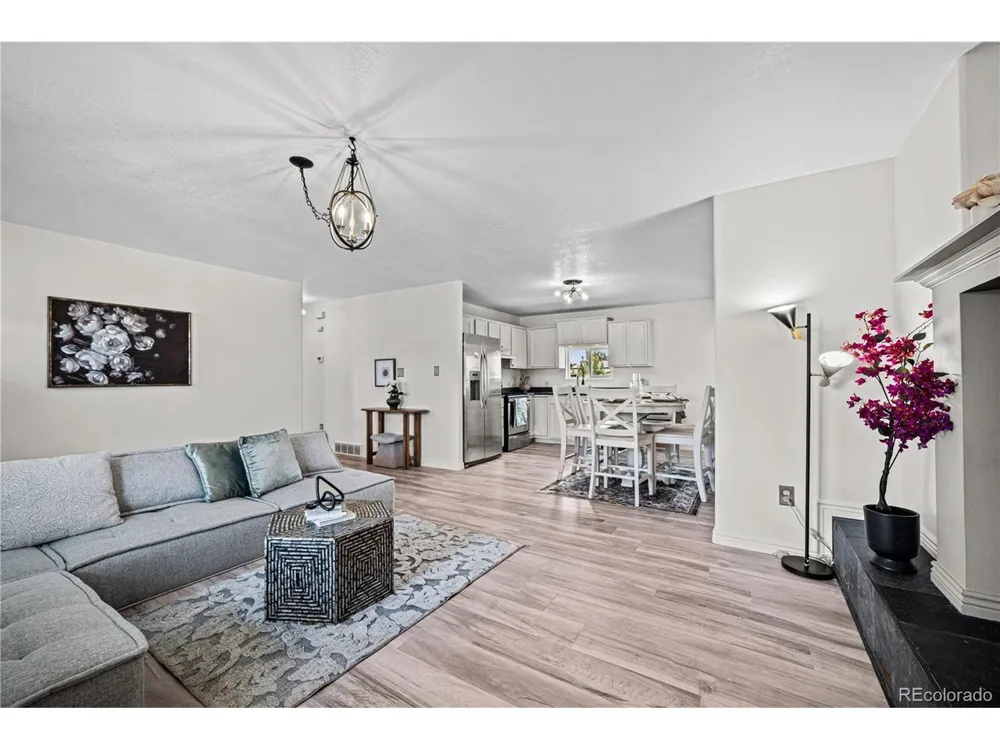 911 Candytuft Pueblo, CO 81001