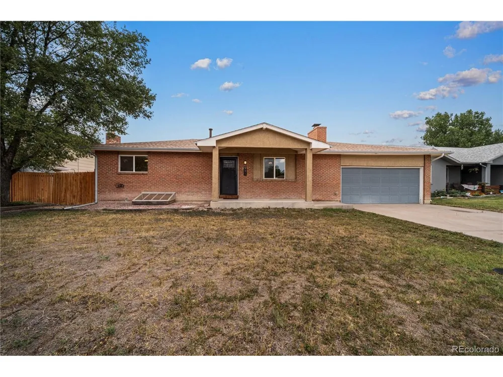 911 Candytuft Pueblo, CO 81001