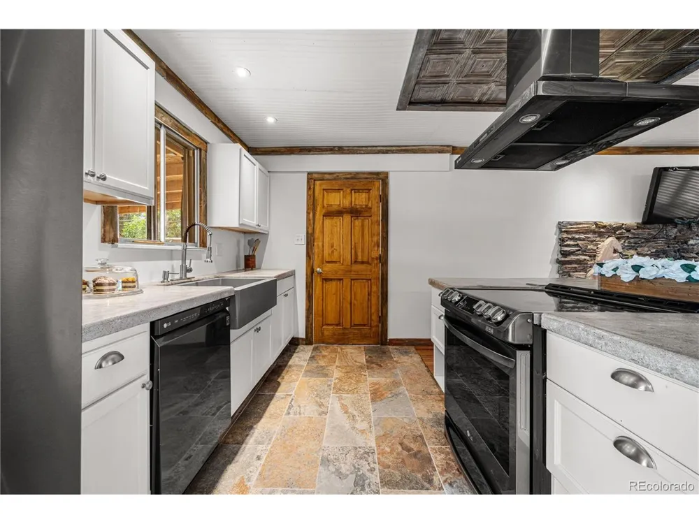 11 MacNaughton Road Pueblo, CO 81001