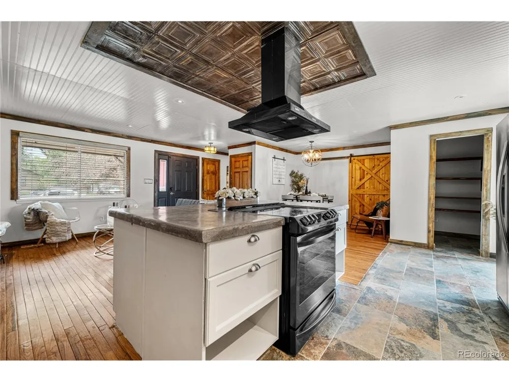11 MacNaughton Road Pueblo, CO 81001