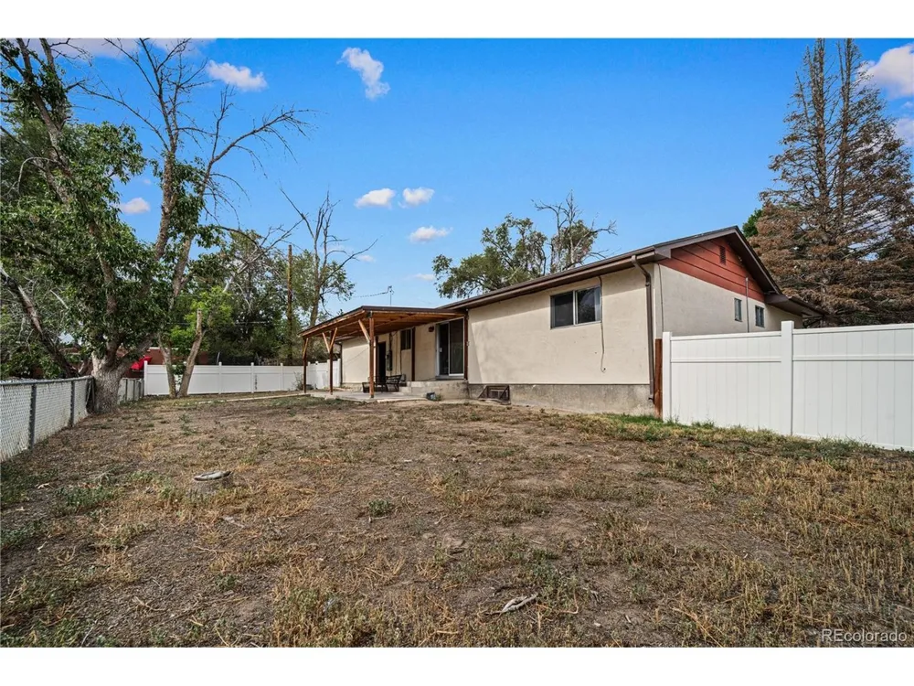11 MacNaughton Road Pueblo, CO 81001