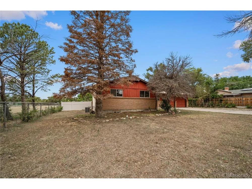 11 MacNaughton Road Pueblo, CO 81001