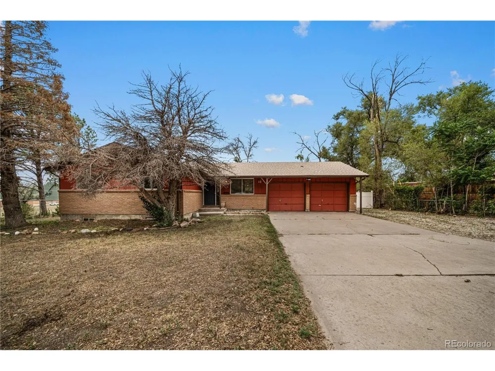 11 MacNaughton Road Pueblo, CO 81001