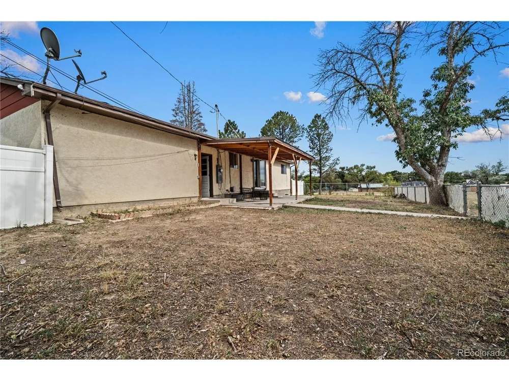 11 MacNaughton Road Pueblo, CO 81001