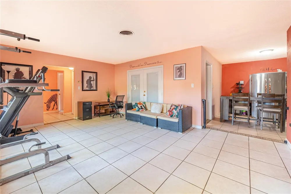 7410 5TH AVENUE St Petersburg, FL 33710