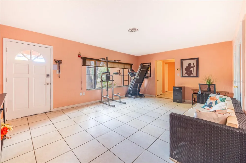 7410 5TH AVENUE St Petersburg, FL 33710