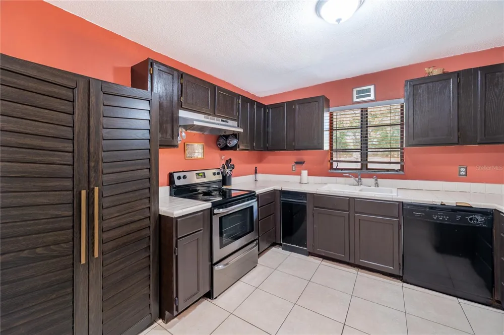7410 5TH AVENUE St Petersburg, FL 33710