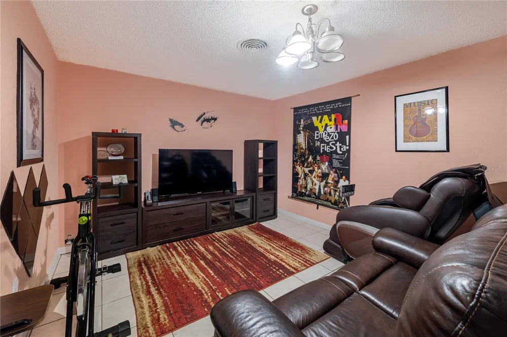 7410 5TH AVENUE St Petersburg, FL 33710