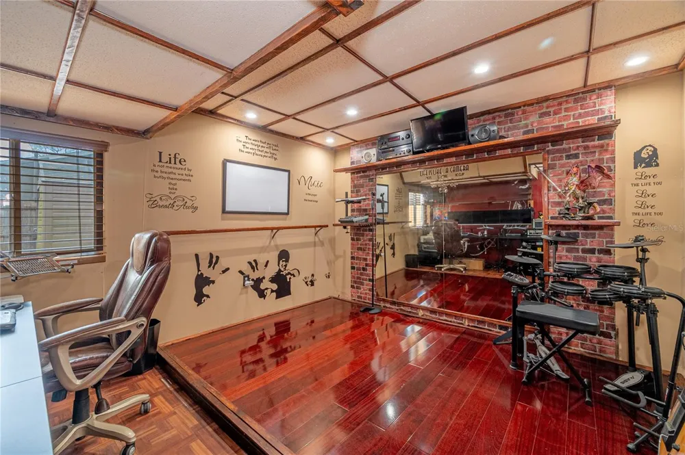 7410 5TH AVENUE St Petersburg, FL 33710