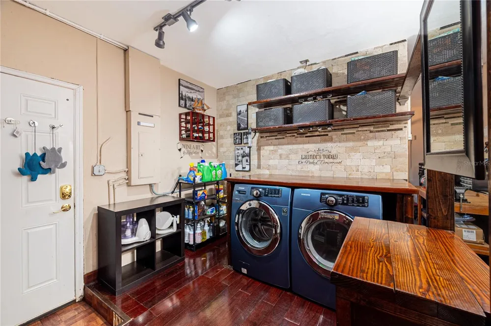 7410 5TH AVENUE St Petersburg, FL 33710