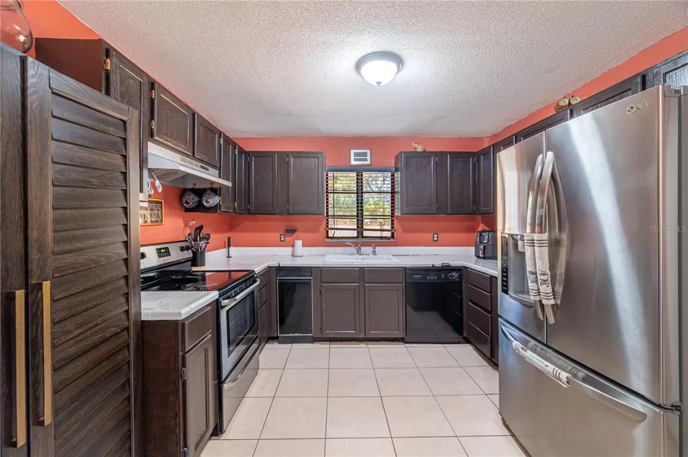 7410 5TH AVENUE St Petersburg, FL 33710