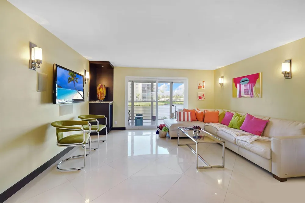 311 SE 3RD STREET SE #207 Dania Beach, FL 33004