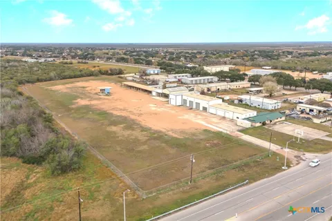4906 Houston Hwy