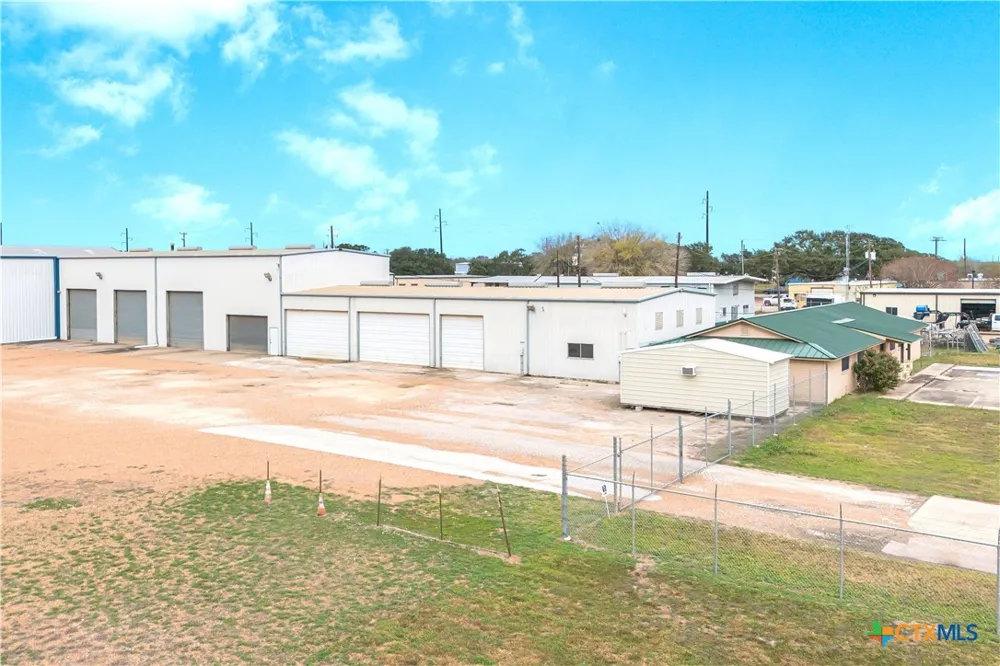 4906 Houston Hwy Victoria, TX 77901