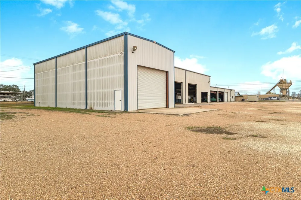4906 Houston Hwy Victoria, TX 77901