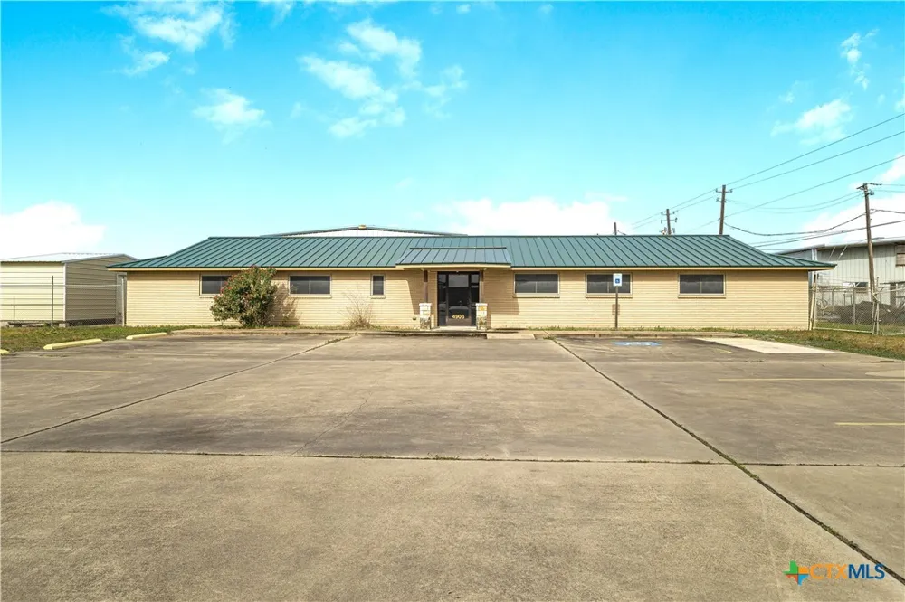 4906 Houston Hwy Victoria, TX 77901