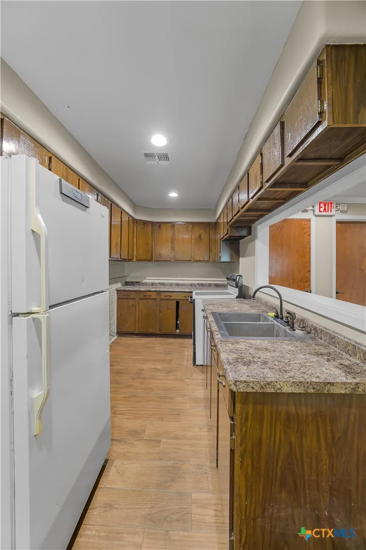 4906 Houston Hwy Victoria, TX 77901