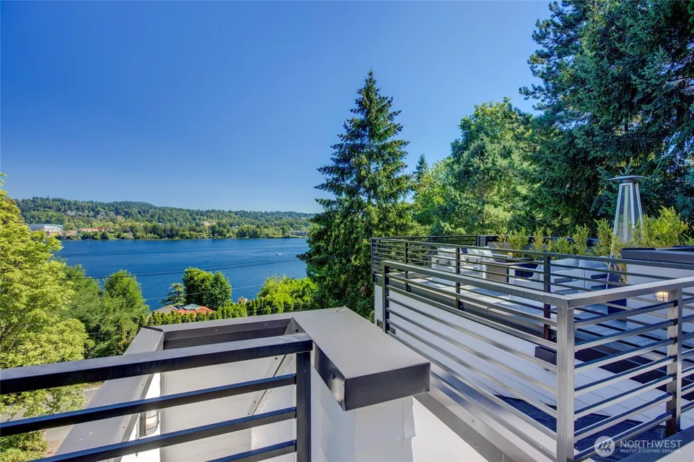 7429 E Mercer Way Mercer Island, WA 98040