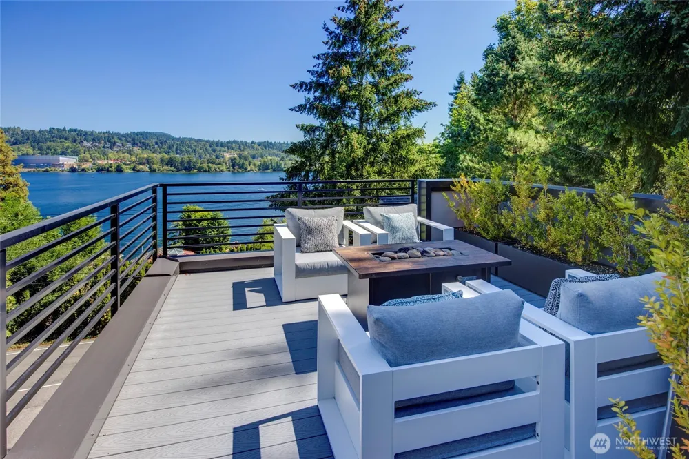 7429 E Mercer Way Mercer Island, WA 98040