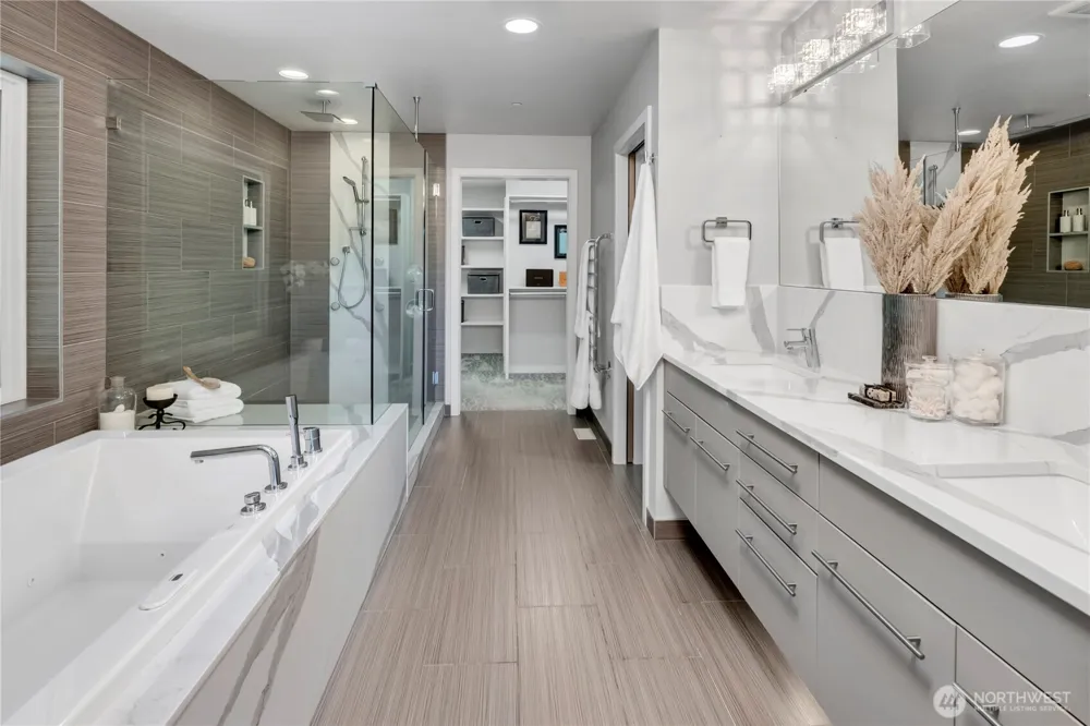 7429 E Mercer Way Mercer Island, WA 98040