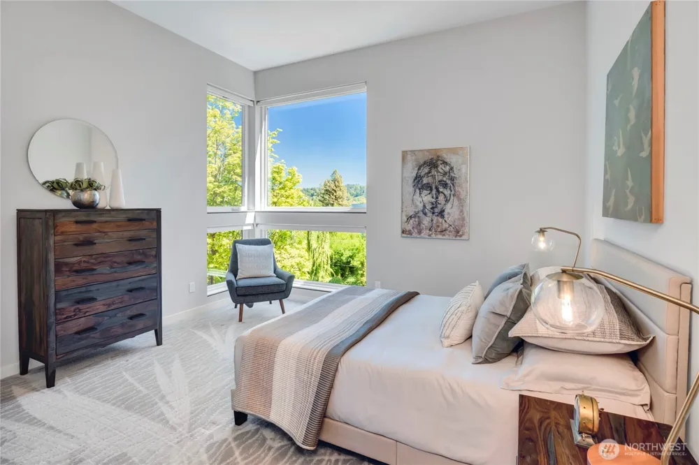 7429 E Mercer Way Mercer Island, WA 98040