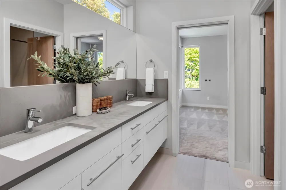 7429 E Mercer Way Mercer Island, WA 98040