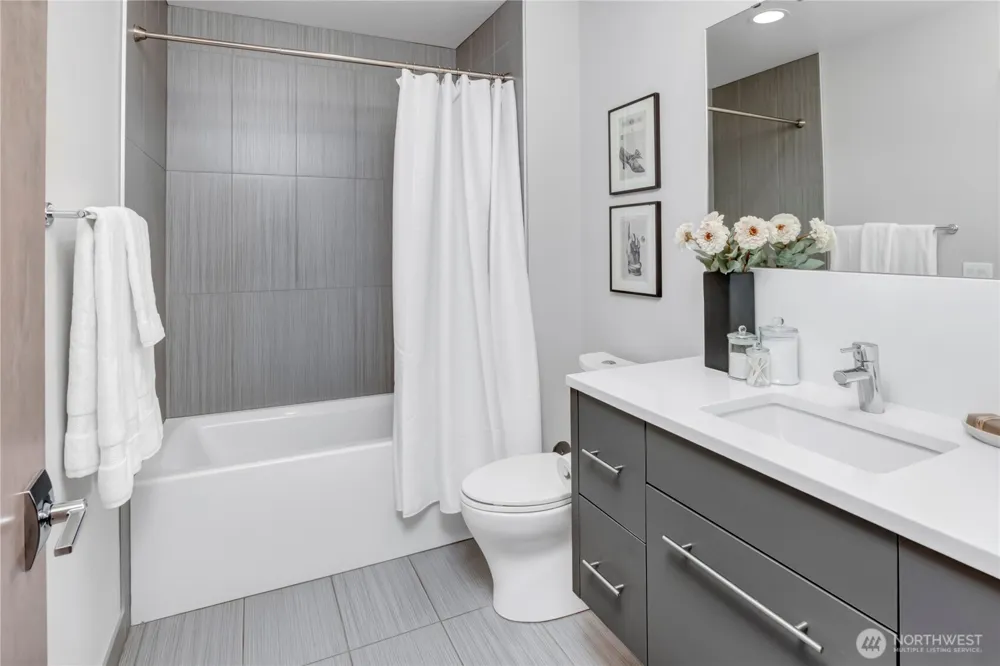7429 E Mercer Way Mercer Island, WA 98040