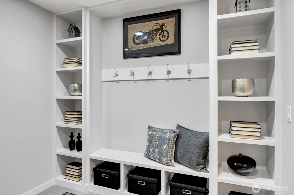 7429 E Mercer Way Mercer Island, WA 98040
