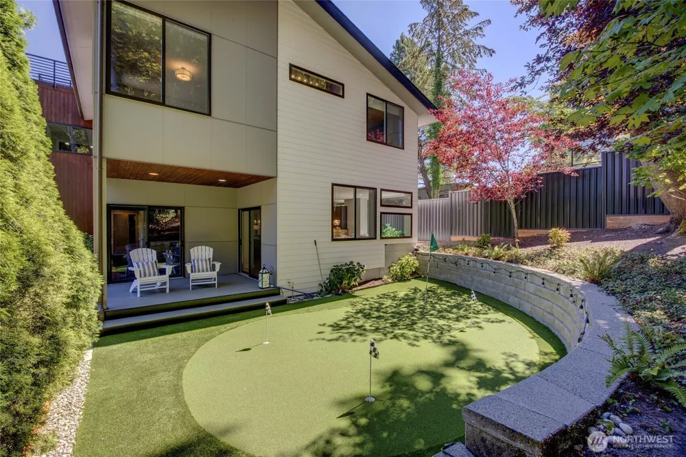 7429 E Mercer Way Mercer Island, WA 98040