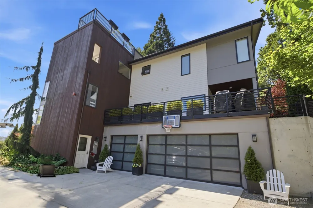 7429 E Mercer Way Mercer Island, WA 98040