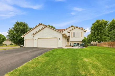 500 Maple Knoll Way NW