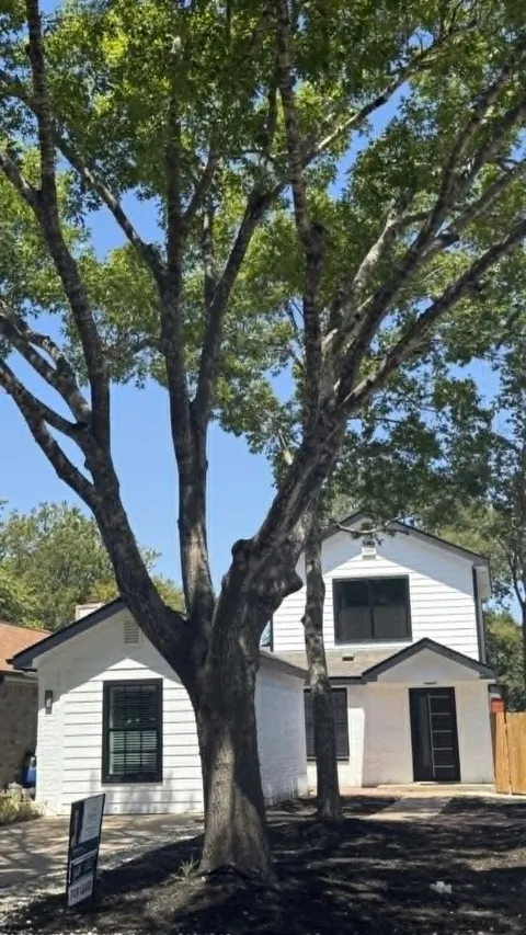 845 Topaz Lane