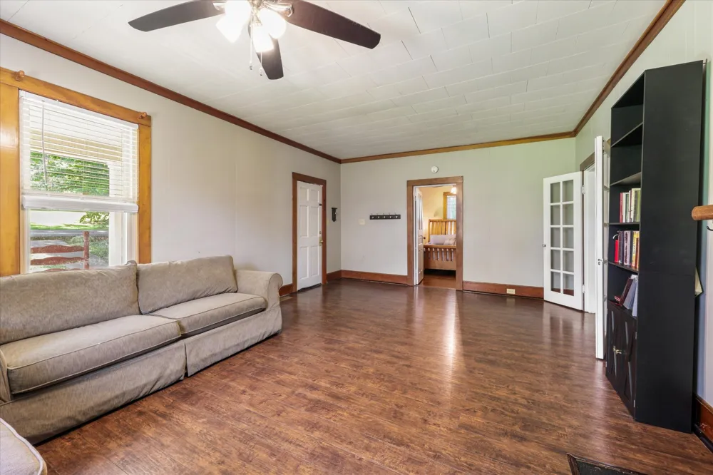 8 W Farrell St Niota, TN 37826