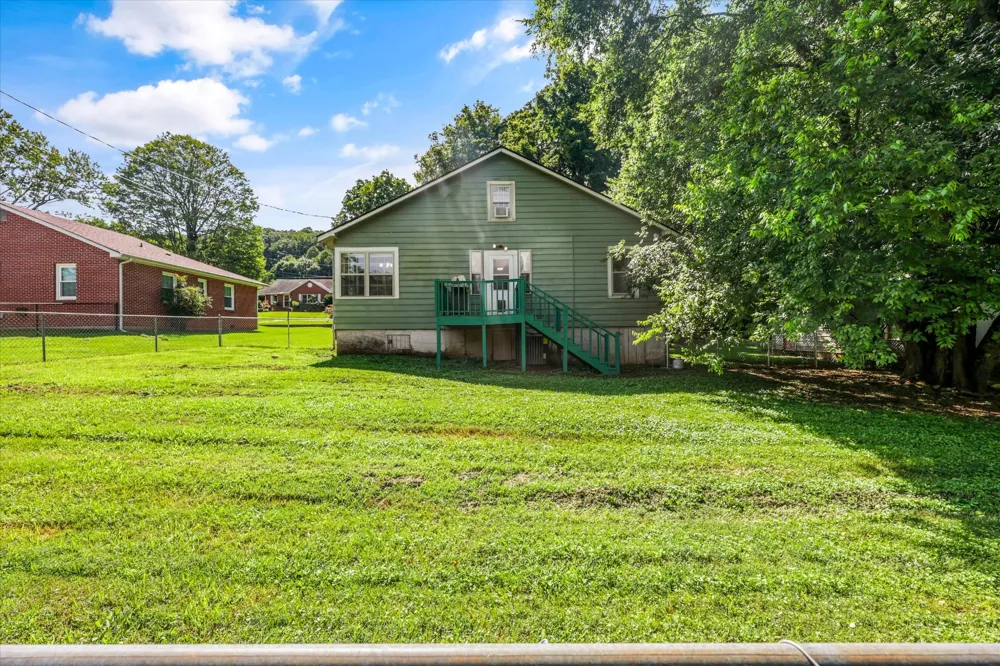 8 W Farrell St Niota, TN 37826