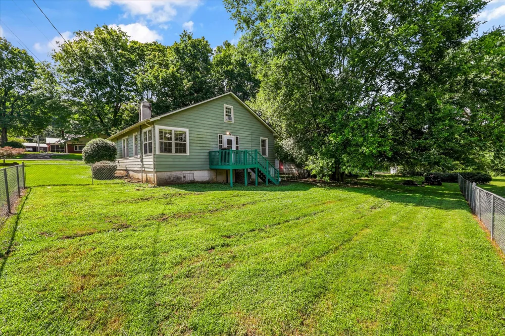 8 W Farrell St Niota, TN 37826
