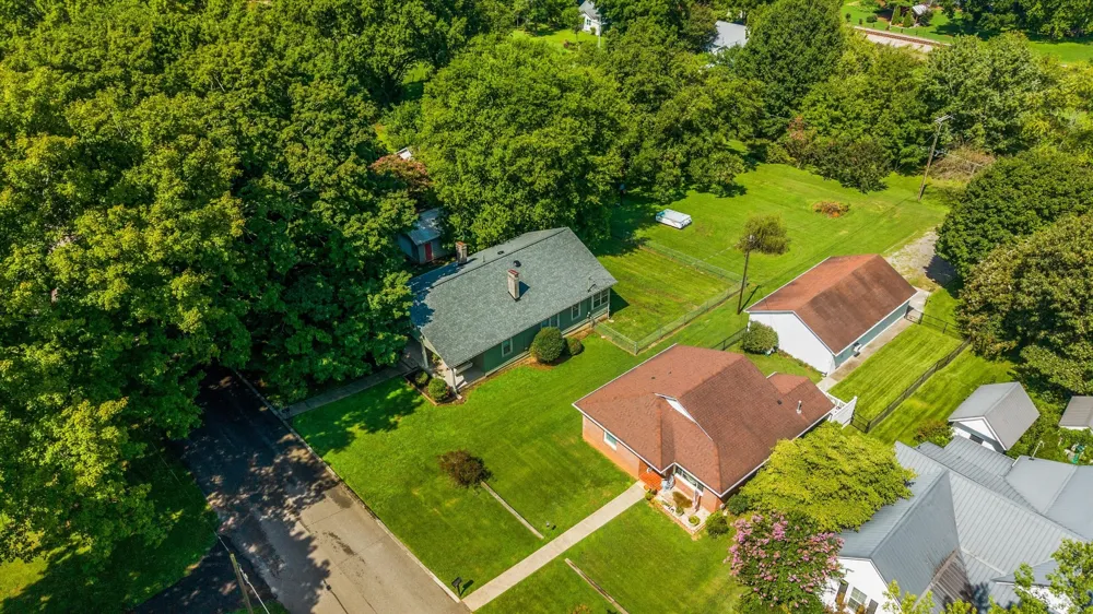 8 W Farrell St Niota, TN 37826