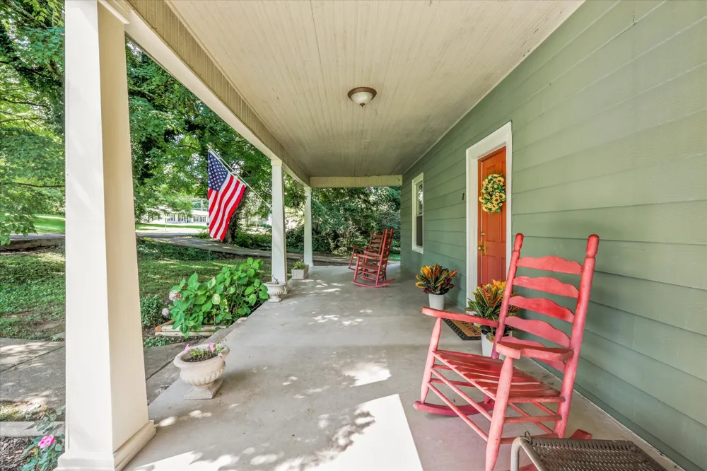 8 W Farrell St Niota, TN 37826