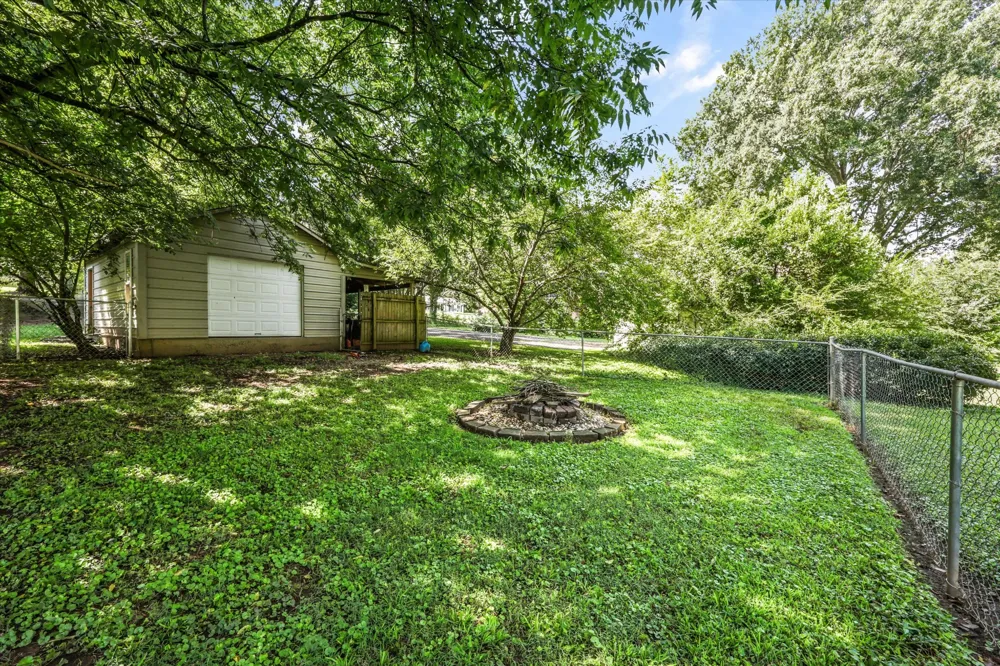 8 W Farrell St Niota, TN 37826