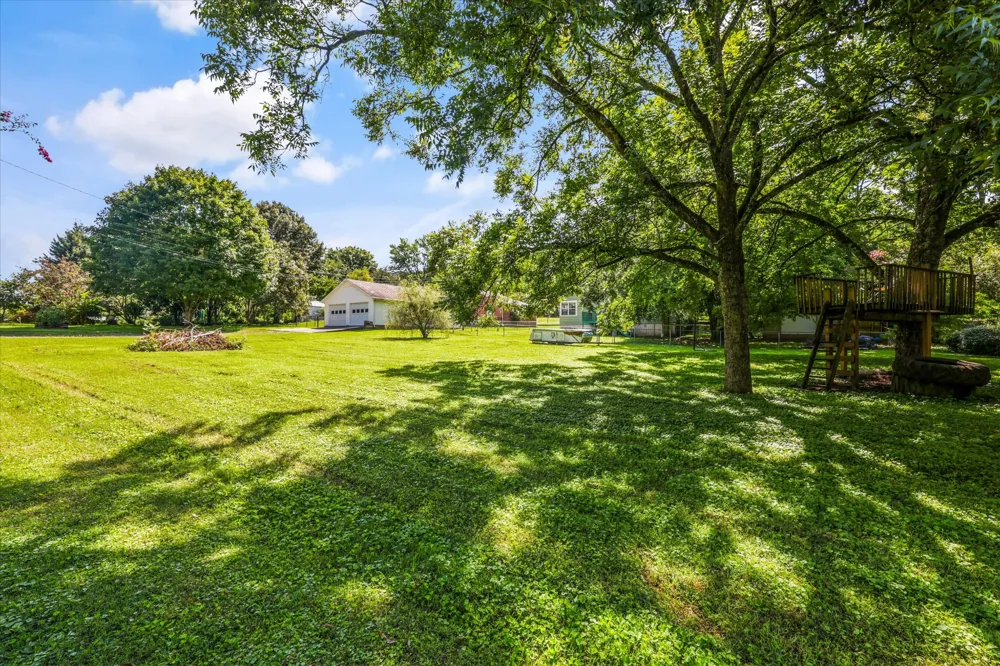 8 W Farrell St Niota, TN 37826