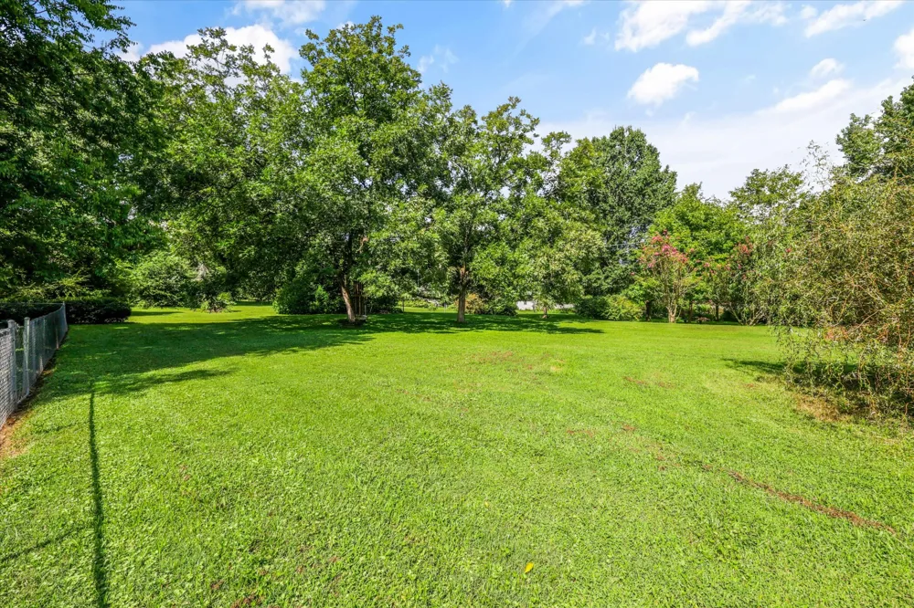 8 W Farrell St Niota, TN 37826