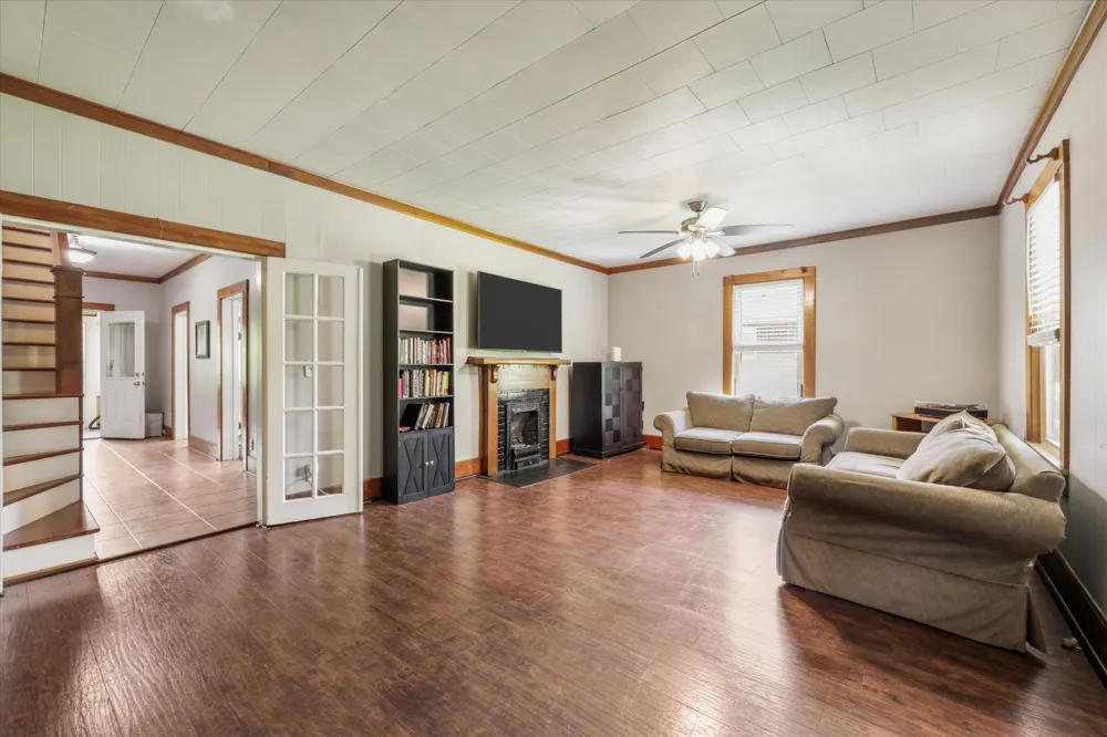 8 W Farrell St Niota, TN 37826