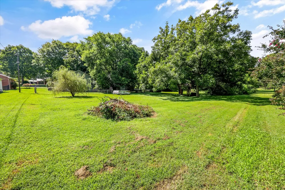 8 W Farrell St Niota, TN 37826