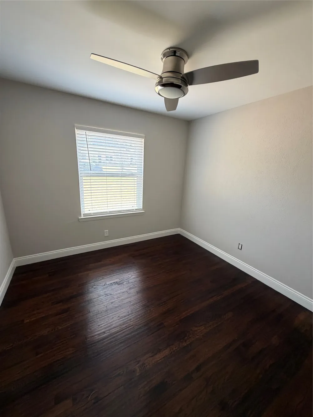 2579 Springvale Drive Farmers Branch, TX 75234