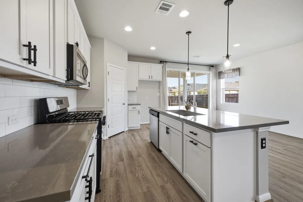 104 Ladolia Lane San Marcos, TX 78666