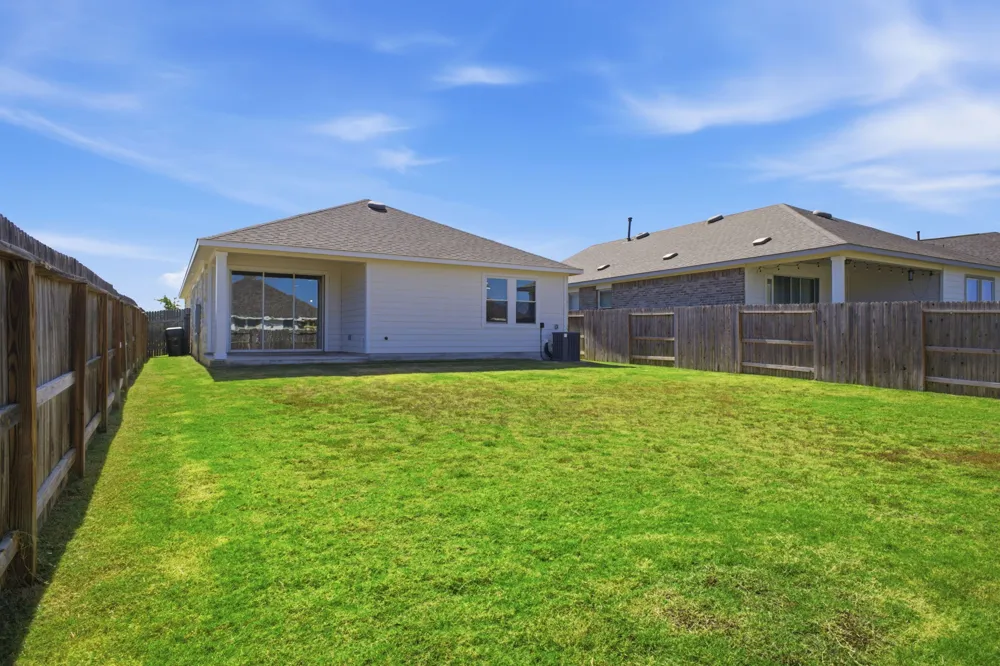 104 Ladolia Lane San Marcos, TX 78666